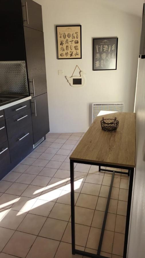 Uzes, Au Coeur Du Centre Medieval La Boussole D'Uzes, Appartement De Caractere Du XVII -Eme Siecle Esterno foto
